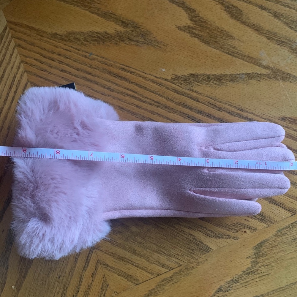 Faux-Fur Trimmed Winter Gloves - Picture 6 of 6